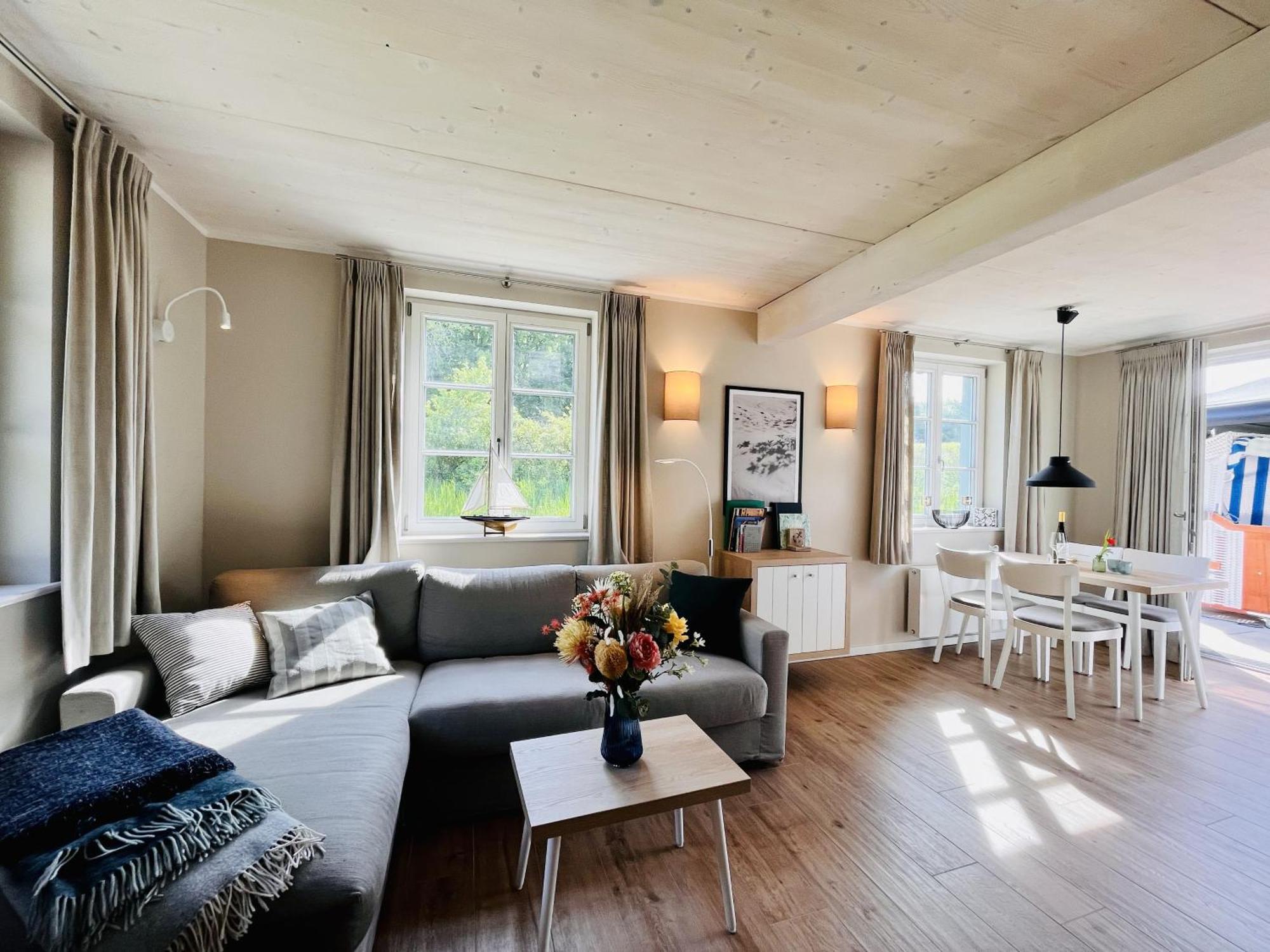 Ferienhaus Strandflieder 05 Feriendorf Klein Stresow Ruegen By Ruyastay Putbus Exteriér fotografie